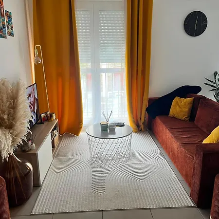 De 40m2 Situe Au Premier Etage