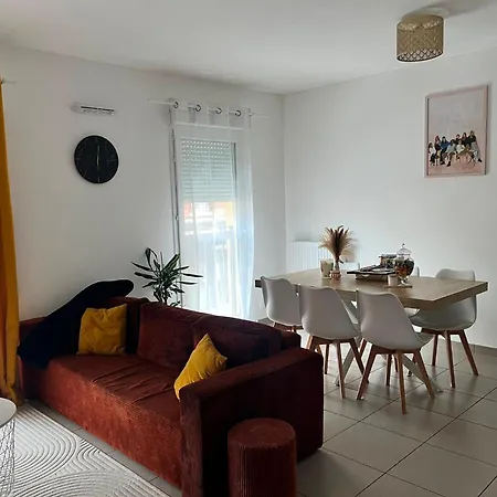 De 40m2 Situe Au Premier Etage *